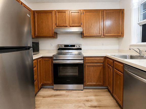 5th image of 745 Merrow Road #139