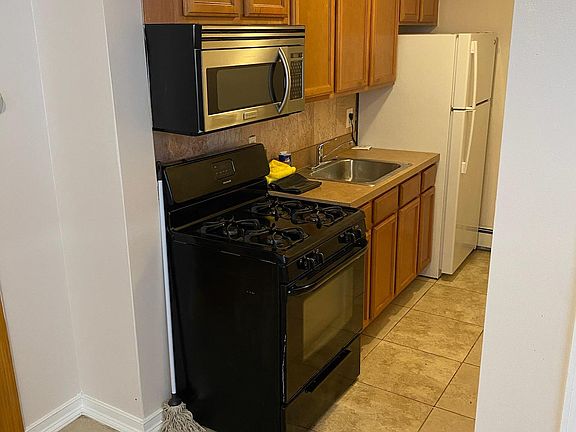 3rd image of 9 Marscher Pl #2