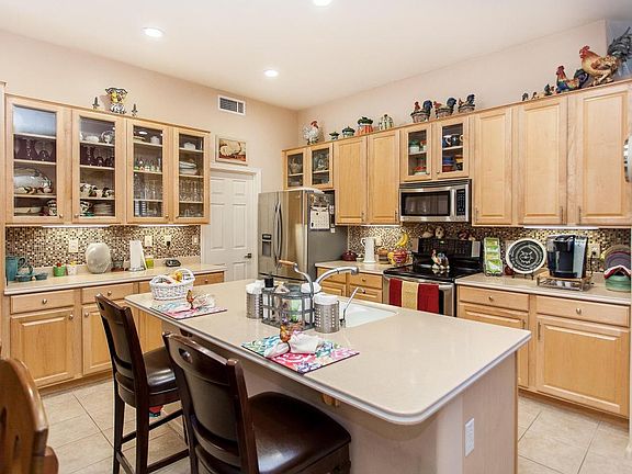 3rd image of 8027 W Mary Ann Dr
