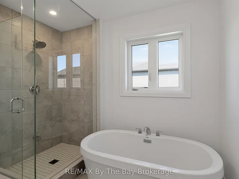 52 Amber Dr — Photo 36