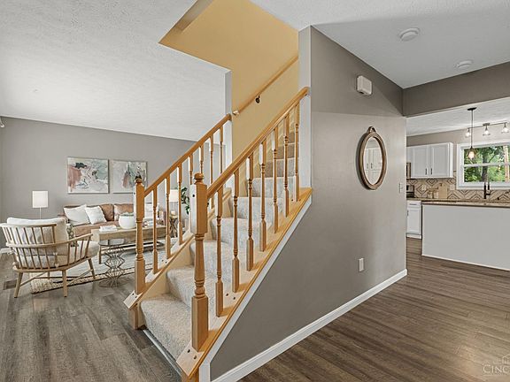 4th image of 8042 Laurelwood Dr