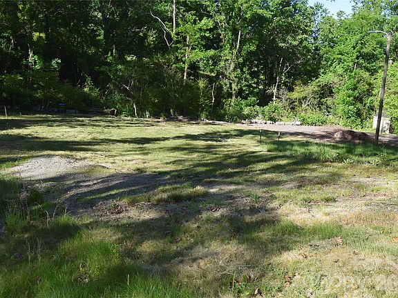 3rd image of 539 Bailey Rd