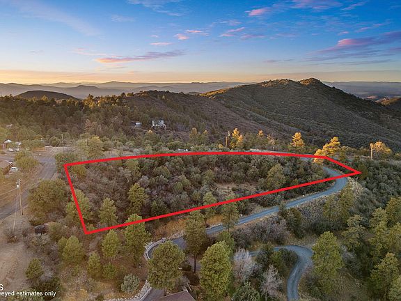 3rd image of 1479 N Skyline Dr