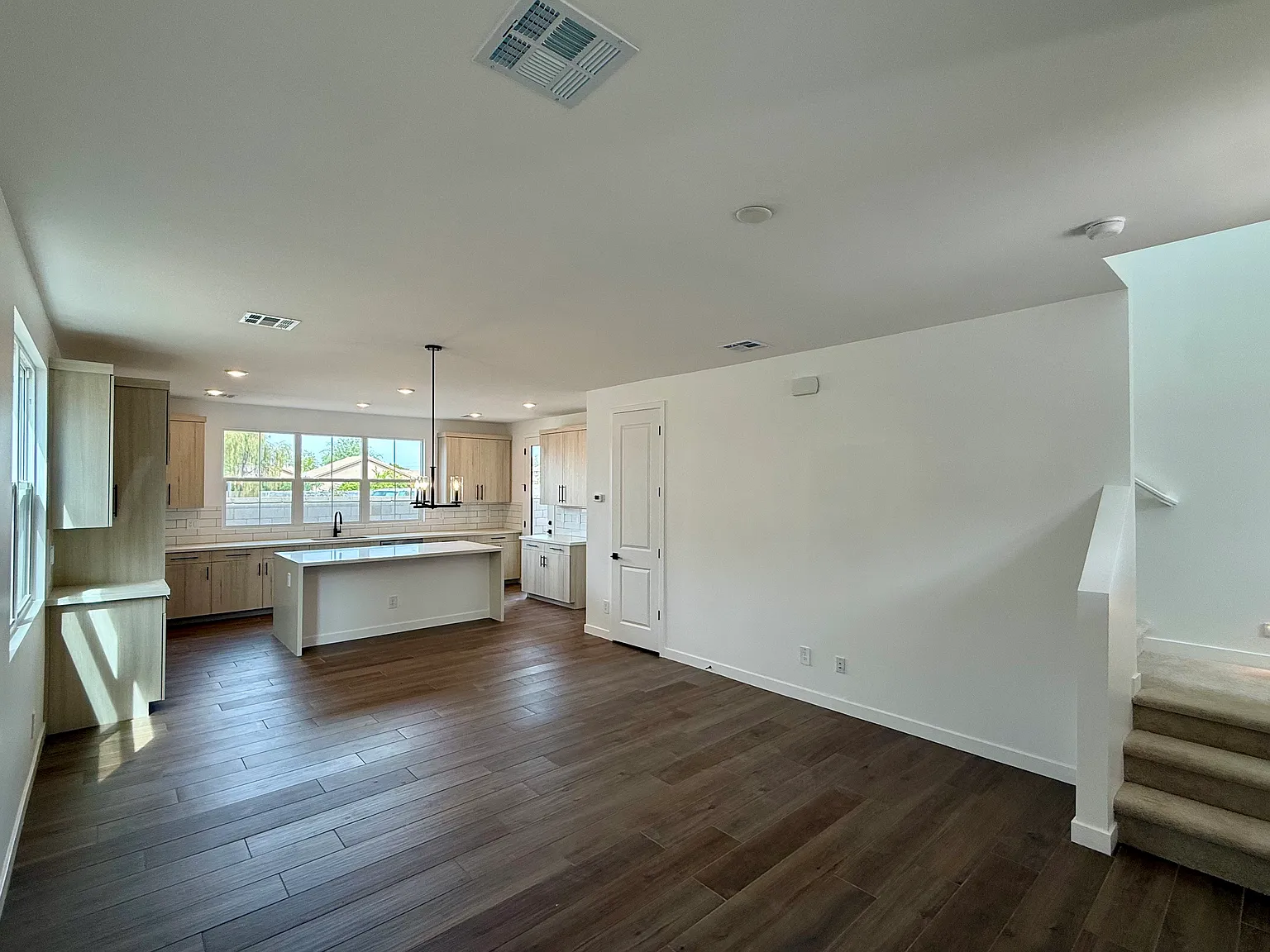 3 bed, 2.5 bath, 1878 sqft, $3,200 — Photo 4
