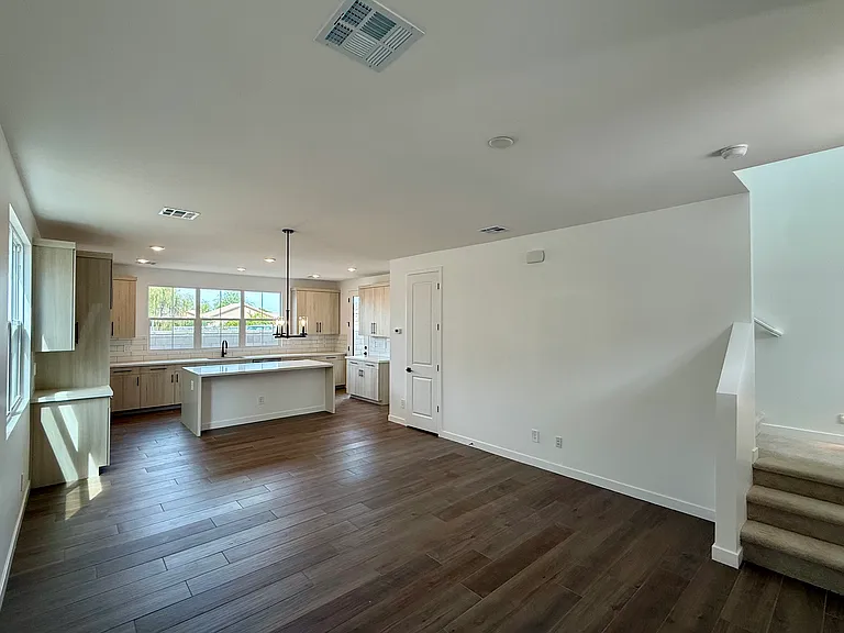 2345 E Stephens Ct — Photo 4