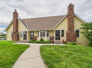 166 SW Robin Rd, Lees Summit, MO 64063