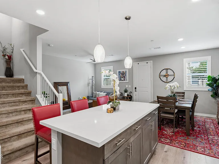 643 Winchester Dr — Photo 15