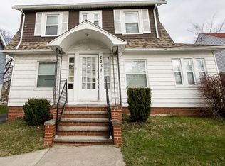 2231 S Taylor Rd, Cleveland Heights, OH 44118