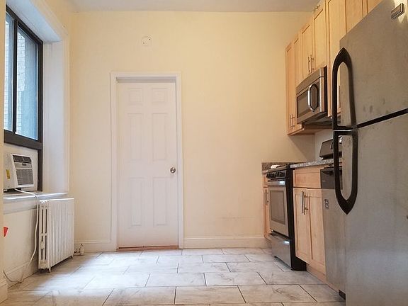 3rd image of 300 W 49th St APT 205