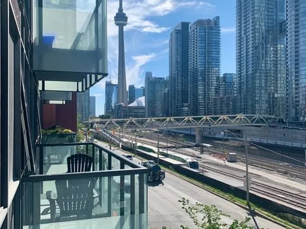 560 Front St W, Toronto, ON