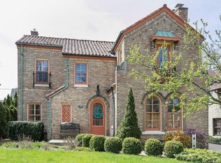 3914 N Ridgefield Cir, Shorewood, WI 53211