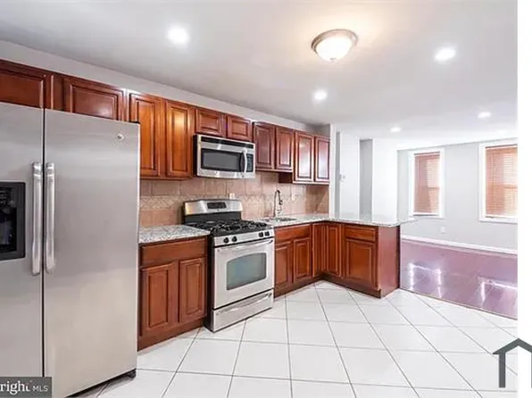 2711 Oakford St, Philadelphia, PA 19146