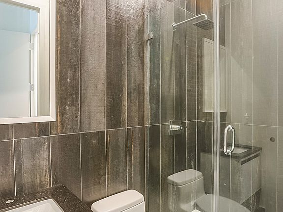 5th image of 1815 Palmetto St #2LAHR