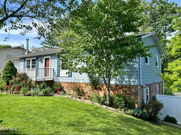 121 Beverly Ave SW, Wise, VA 24293