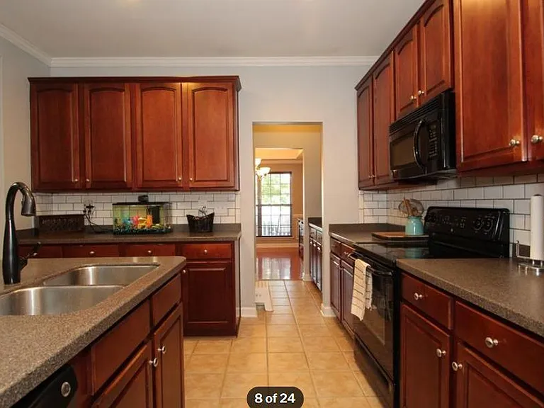 613 Ravenglass Dr — Photo 4