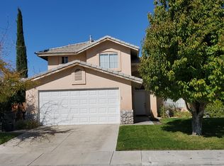 2637 W Newgrove St, Lancaster, CA 93536