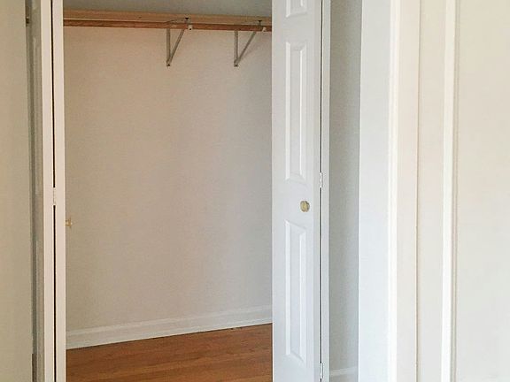 2nd image of 1944 W Wilson Ave APT 3N