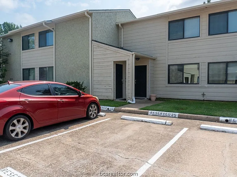 4513 Carter Creek Pkwy #7 — Photo 1