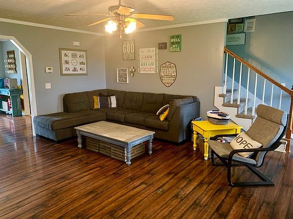 5th image of 134 Broomsage Cir