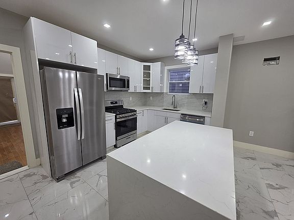 4th image of 8523 106th St