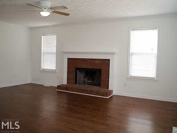 5th image of 1080 Dogwood Park Dr