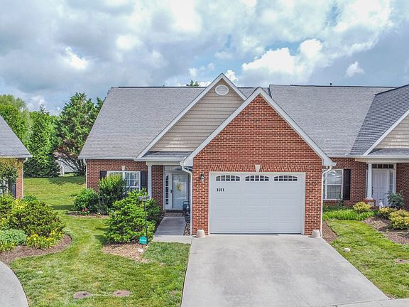 3rd image of 1651 Wisteria View Way