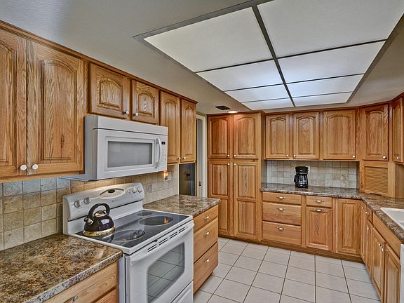 3rd image of 10901 W Cameo Dr