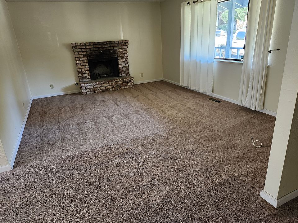 2nd image of 901 Capitola Ct