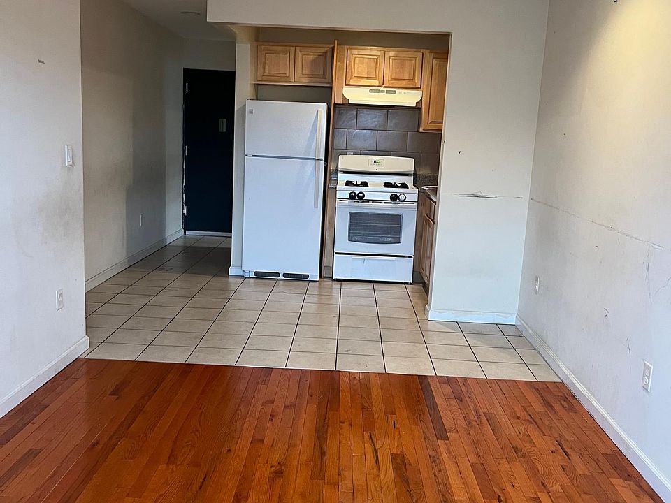 2nd image of 849 E 226th St #3A