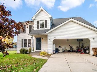 208 Crabapple Ln, Cheektowaga, NY 14227