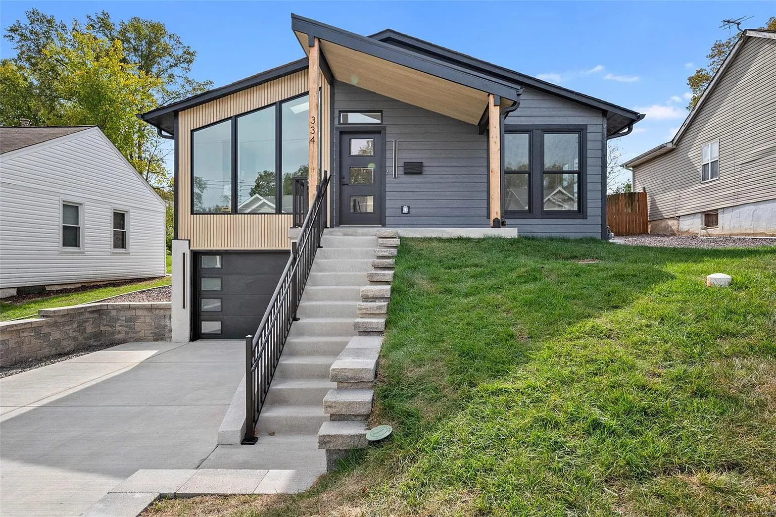 334 Lee Ave photo 1