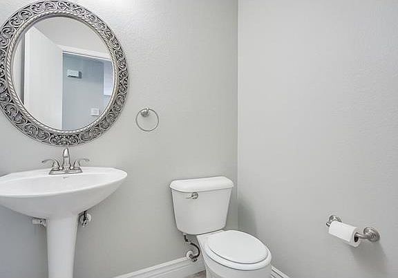 5th image of 2357 White Pine Dr
