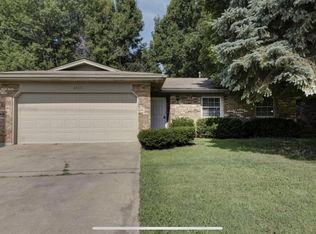 2437 S Kings Ave, Springfield, MO 65807
