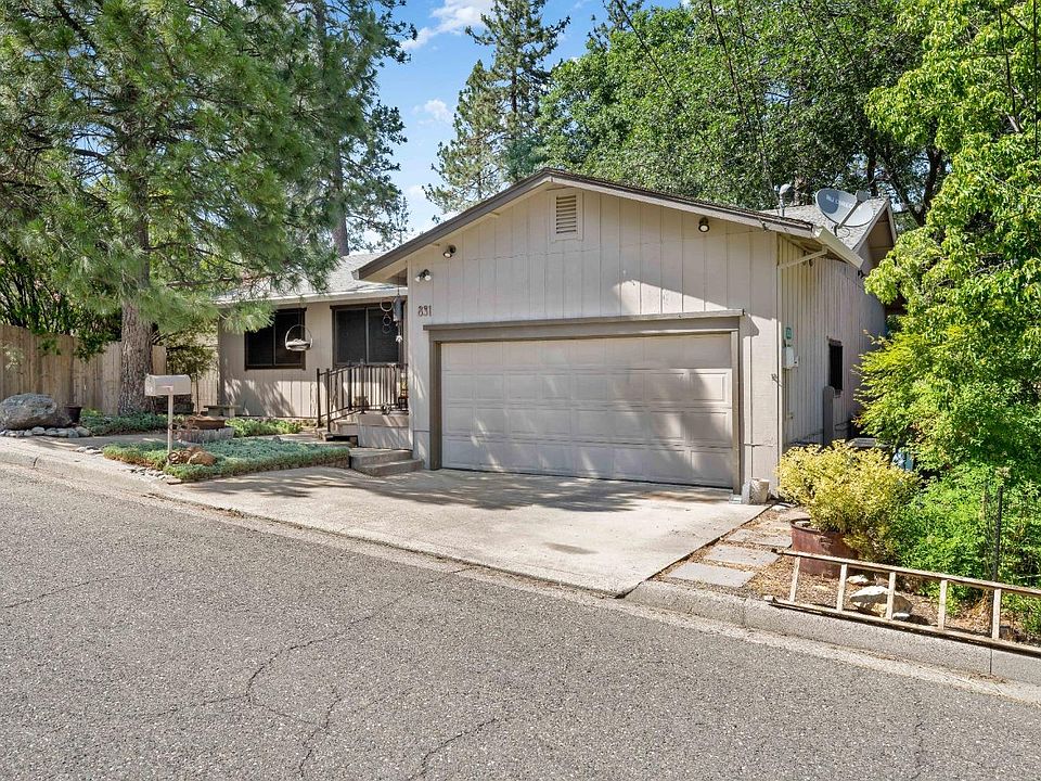 1st image of 831 Blue Bell Ct