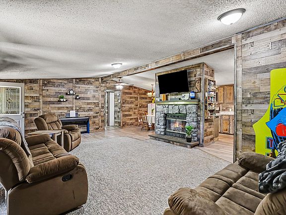 4th image of 688 S Silver Dr