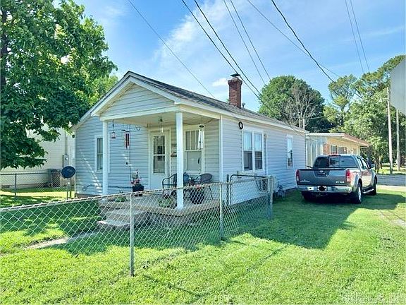 2nd image of 896 E Main St