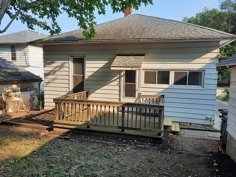 1615 Ferry St — Photo 32
