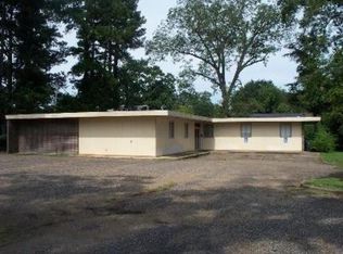 111 3rd St, Grenada, MS 38901