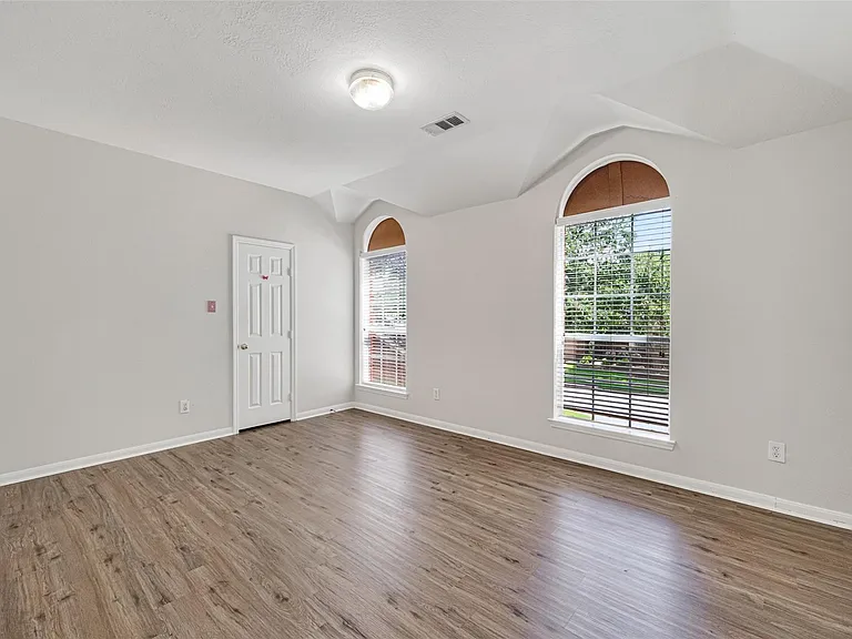 14603 Bladenboro Dr — Photo 29