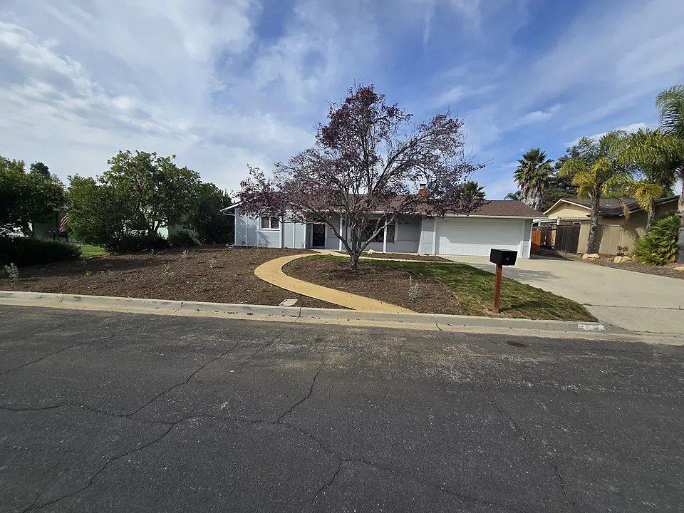 1st image of 449 Thumbelina Dr