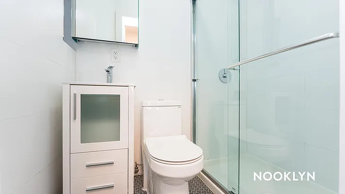 Rented by Nooklyn NYC LLC | media 8