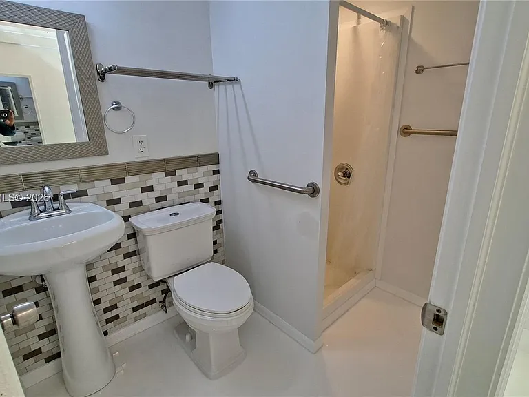 1028 S 62nd Ave #B — Photo 6