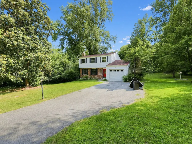 4419 S Shore Dr — Photo 2
