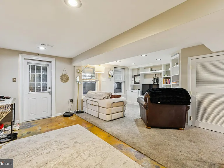 226 Rhode Island Ave NW — Photo 31