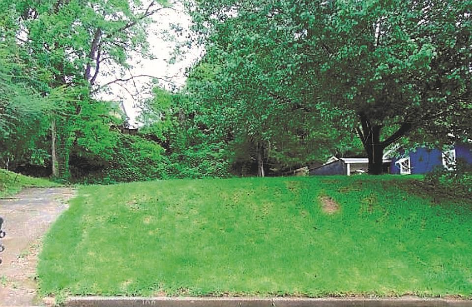 1st image of 108 Grey Oaks Dr