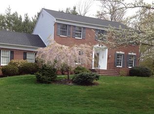 18 Stonewall Ct, Mahwah, NJ 07430