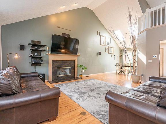 4th image of 497 Tourmaline Dr