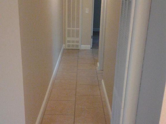 4th image of 262 Mariposa Ave APT 16