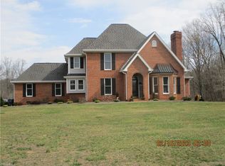 1824 W Westmoreland Rd, King, NC 27021