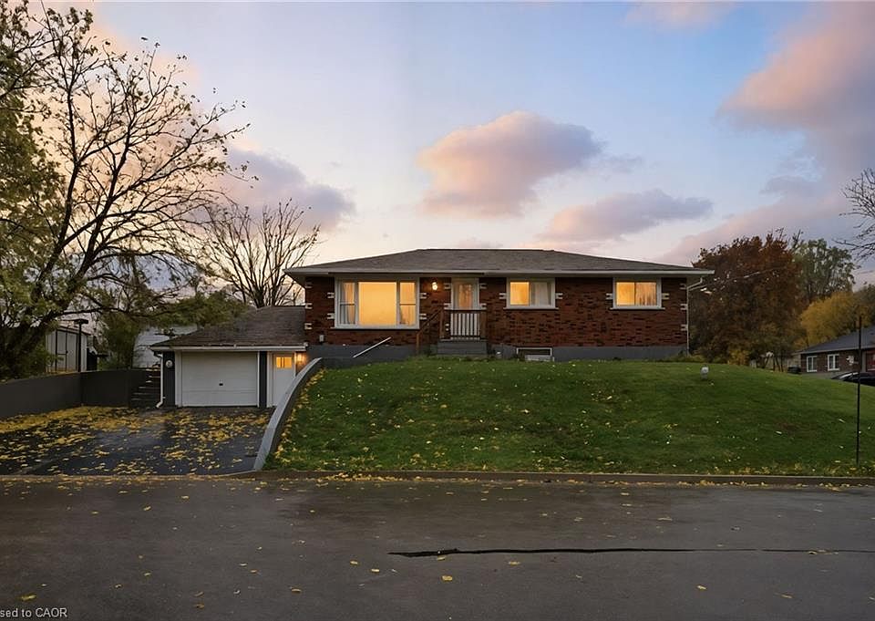 1st image of 31 Oakwood Ave